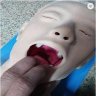 Trening manikinskog elektroničkog inkubacijskog traheja